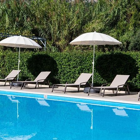 Отель Sunny Garden Нидри Экстерьер фото