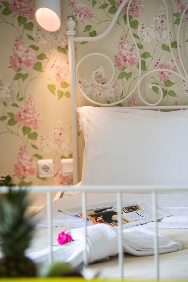Отель Sunny Garden Нидри Экстерьер фото