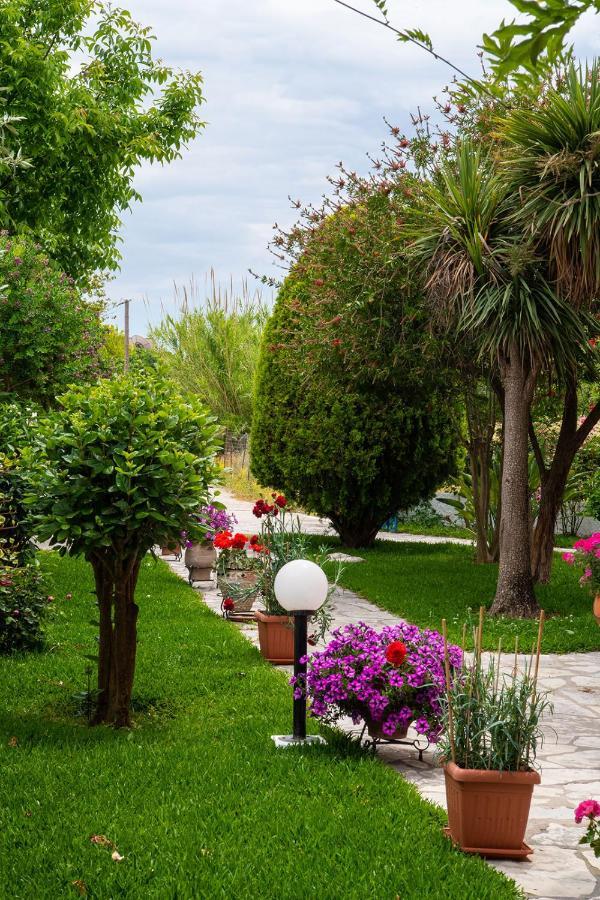 Отель Sunny Garden Нидри Экстерьер фото