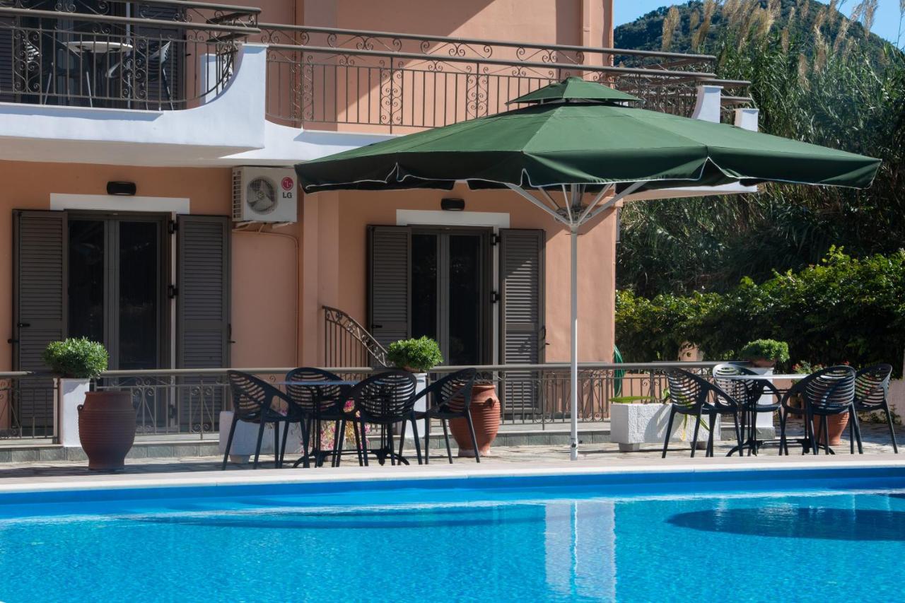 Отель Sunny Garden Нидри Экстерьер фото