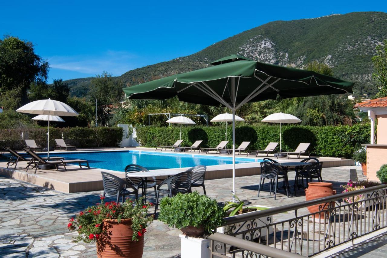 Отель Sunny Garden Нидри Экстерьер фото