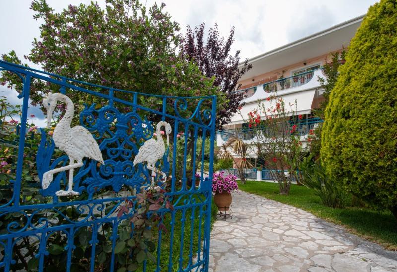 Отель Sunny Garden Нидри Экстерьер фото