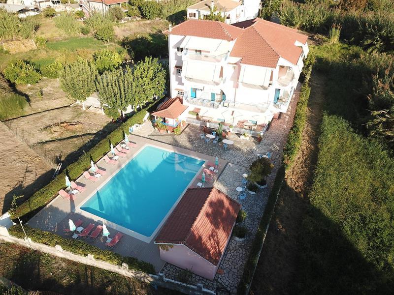 Отель Sunny Garden Нидри Экстерьер фото